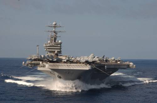 Portaerei Usa in pattugliamento nel Mar Cinese Meridionale 