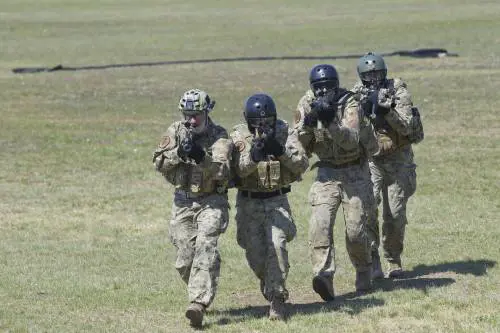 Storia e decenza ci impongono di intervenire