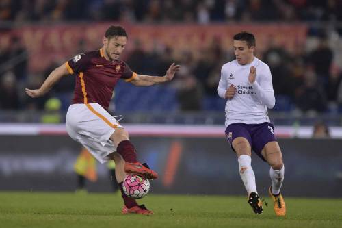 La Roma umilia la Fiorentina. Totti torna in campo