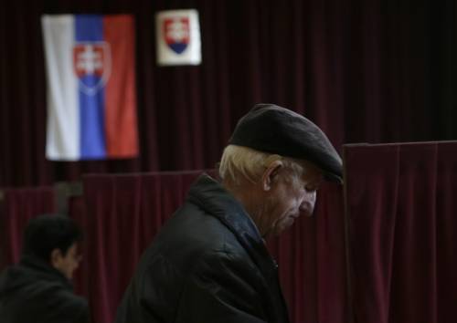 Slovacchia, la sinistra invoca la chiusura delle frontiere