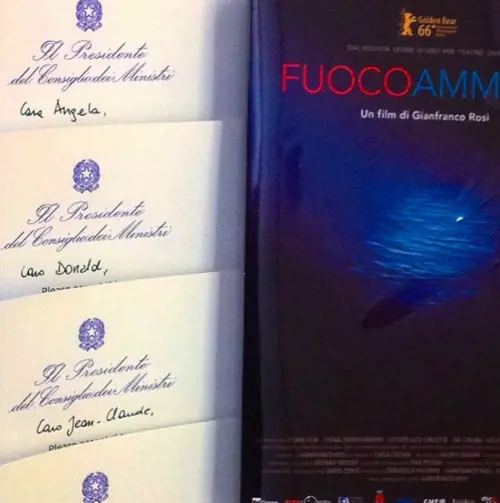 Il ruolo di Renzi sui profughi? Donare il dvd di "Fuocoammare" agli altri leader Ue
