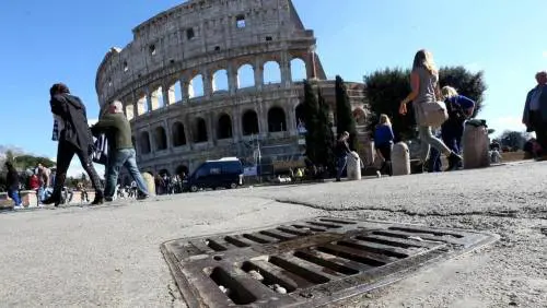 I topi della Capitale simbolo di uno Stato capace solo di tassare