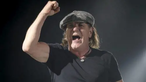 AC/DC, seriamente a rischio l'udito di Brian Johnson: foto