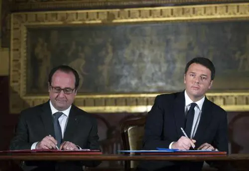 Libia, il Pentagono prepara i raid. Ma Renzi chiede altro tempo