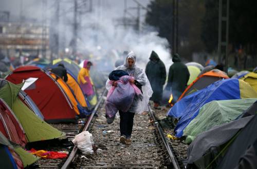 La rotta balcanica è chiusa: ora i migranti arriveranno in Italia via mare
