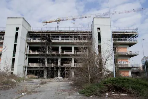 Cinque palazzi dimenticati. Ecco il quartiere fantasma