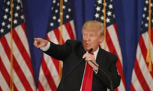 Trump: "L'islam ci odia. I musulmani non possono entrare negli Usa"