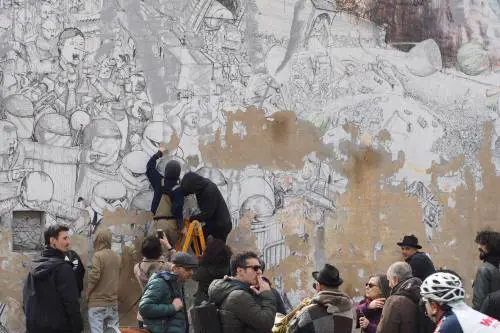 Blu cancella la sua opera al centro sociale Xm24