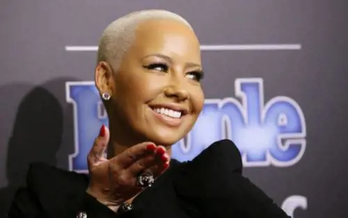 Amber Rose difende Kim Kardashian: "Viva il nudo"	