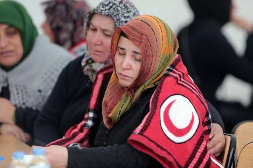 Il cordoglio delle famiglie delle vittime ad Ankara