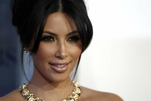 Kim Kardashian nuda: appare un murales
