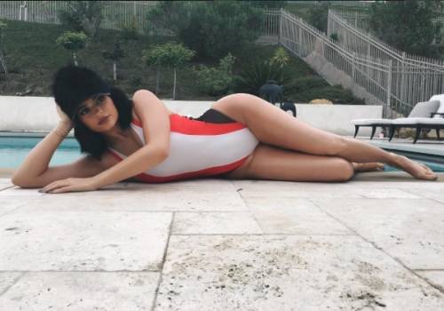 Kylie Jenner sexy e provocante