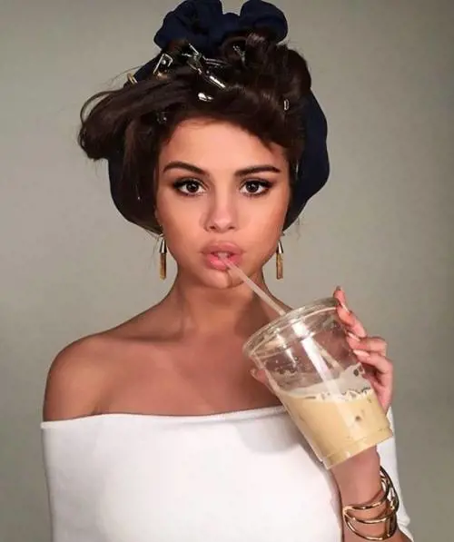 Selena Gomez supera Taylor Swift, è lei la più seguita su Instagram: foto