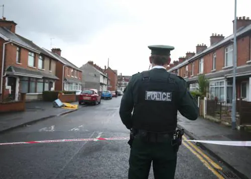 Belfast, morto il secondino ferito nell'attentato della New Ira