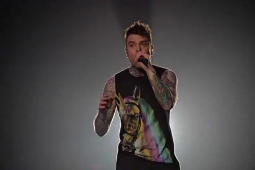 Fedez, nuova lite col vicino