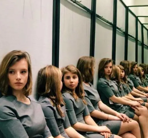 Quante ragazze ci sono in questa foto?
