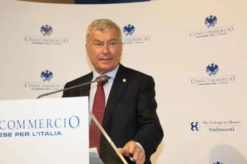 La burocrazia si mangia 230 miliardi dei nostri soldi