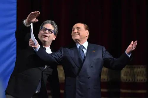 Berlusconi: "Il no a Bertolaso a Roma? Errore grossolano della Lega"