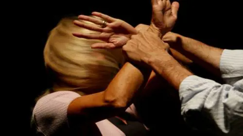 Romeni violentano a turno ​una donna incinta di 7 mesi