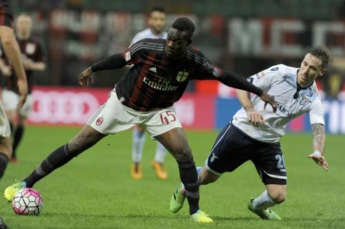 Il Milan pareggia, San Siro fischia