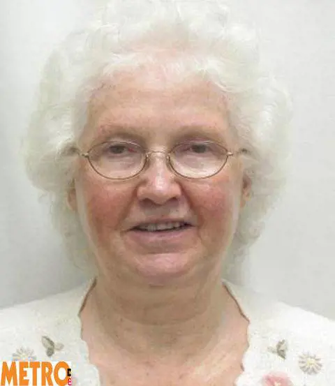 Sembra una normalissima anziana signora, in realtà è una serial killer