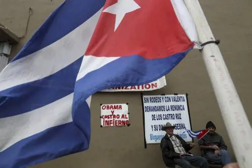 A Miami tra gli esuli traditi: "Ci vendono per fare affari"