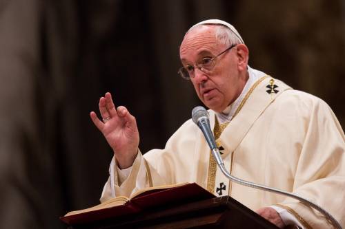 L'abbraccio di papa Francesco a ex prostitute e transessuali