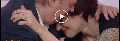 Ballando con le stelle: Asia Argento in lacrime tra le braccia del padre