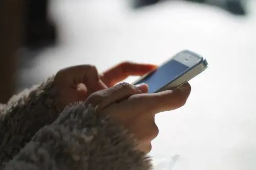 Infermiera fotografava il pene ai pazienti: licenziata