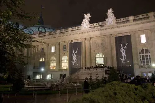 Terremoto nel mondo della moda: Slimane lascia Saint Laurent