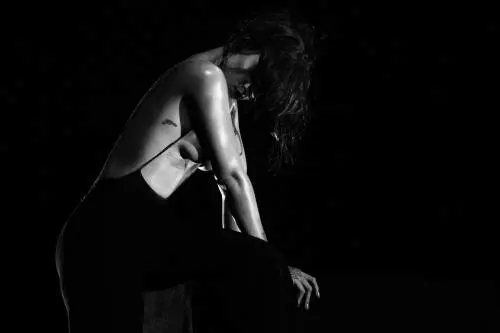 Rihanna super sexy in "Kiss It Better"