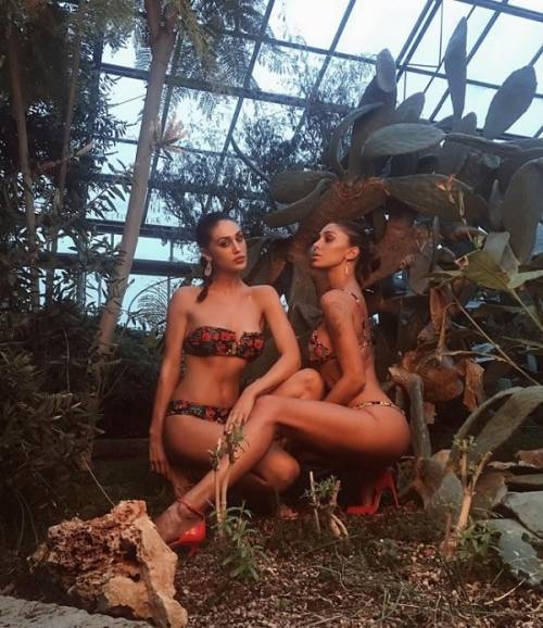 Belen e Cecilia Rodriguez, sorelle sexy in bikini: foto