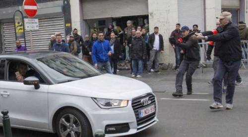 Bruxelles, auto travolge una donna a Molenbeek