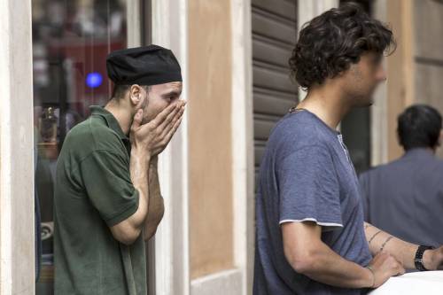 Esplosione in un bar nel centro di Roma