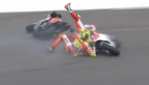 MotoGp, bufera in Ducati, Iannone si scusa con Dovizioso