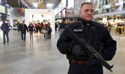 Francia, misure contro il terrorismo sui treni