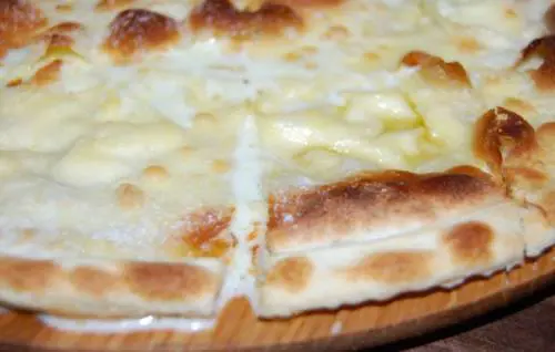 La focaccia di Recco: un sapore inconfondibile gustato fra mare e terra