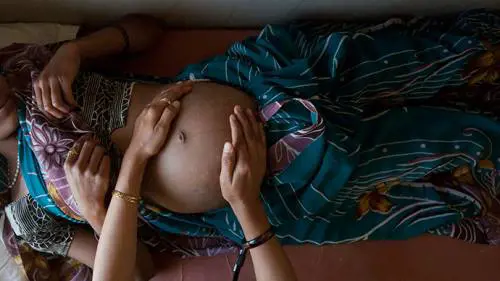 Pensava di essere incinta di un solo bambino, nascono cinque gemelli