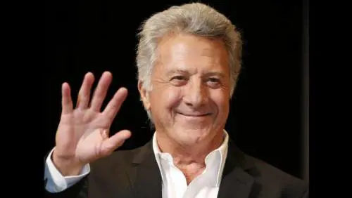 Hoffman accusato di molestie: "Così mi palpeggiava sul set"