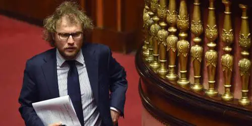 Letta fa fuori Lotti: così i dem si confermano il partito del giustizialismo 