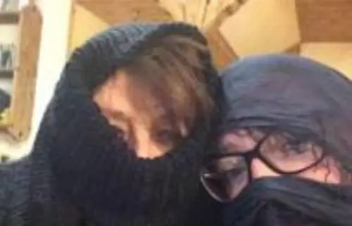 Terre solo ai figli maschi, Cortina resta al Medioevo Donne in rivolta col burqa