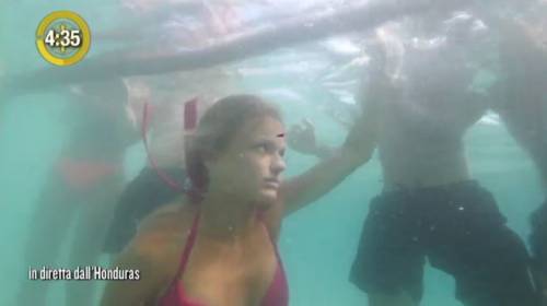 Isola dei Famosi, Mercedesz Henger: "Ecco cosa è successo sott'acqua"