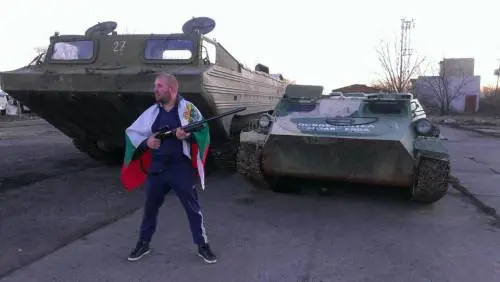 Bulgaria, il wrestler che dà la caccia ai migranti: "Sono tutti terroristi"