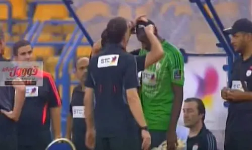 "Quella cresta è contro l'islam". In campo taglio prima del match