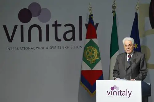 "L'Italia ora superi le frontiere" Ed è scontro Mattarella-Salvini