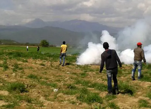 Migranti, scontri e feriti a Idomeni