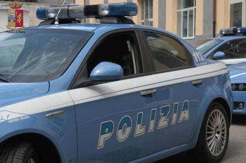 Poliziotto con tre figli  ​riceve busta paga da 1 euro