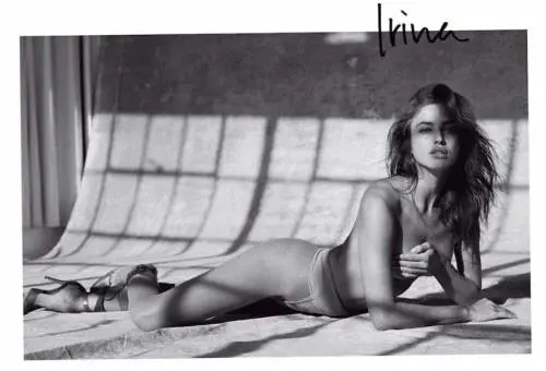 Irina Shayk: "Mi stanno toccando il lato b"