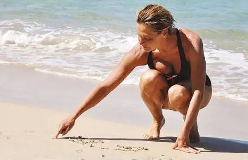 Simona Ventura naufraga solitaria
