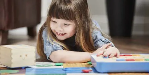 Nasce il Cubetto robot che insegna coding anche ai più piccoli